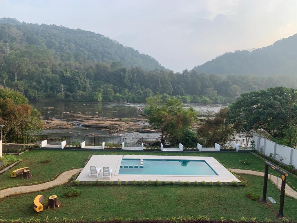 Seeheim Resorts Athirappilly Exterior photo