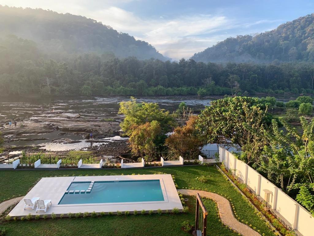 Seeheim Resorts Athirappilly Exterior photo