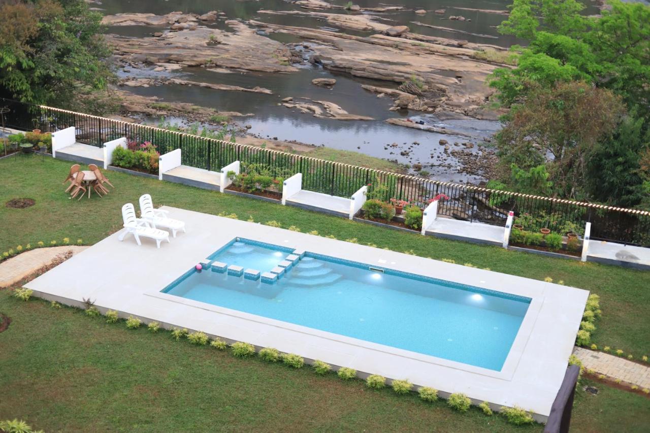 Seeheim Resorts Athirappilly Exterior photo