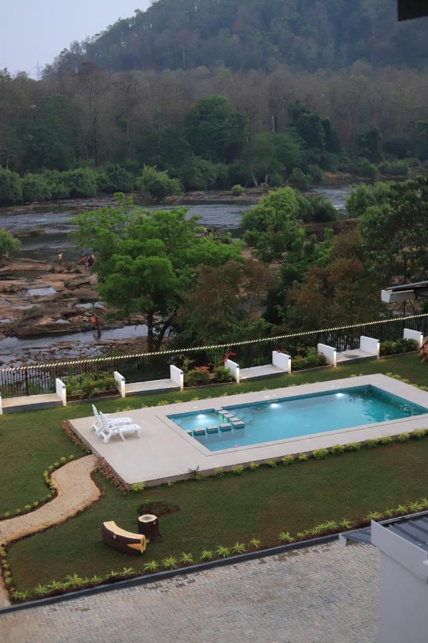 Seeheim Resorts Athirappilly Exterior photo