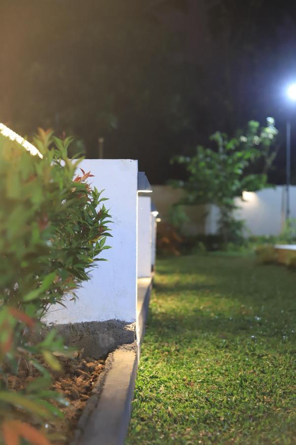 Seeheim Resorts Athirappilly Exterior photo