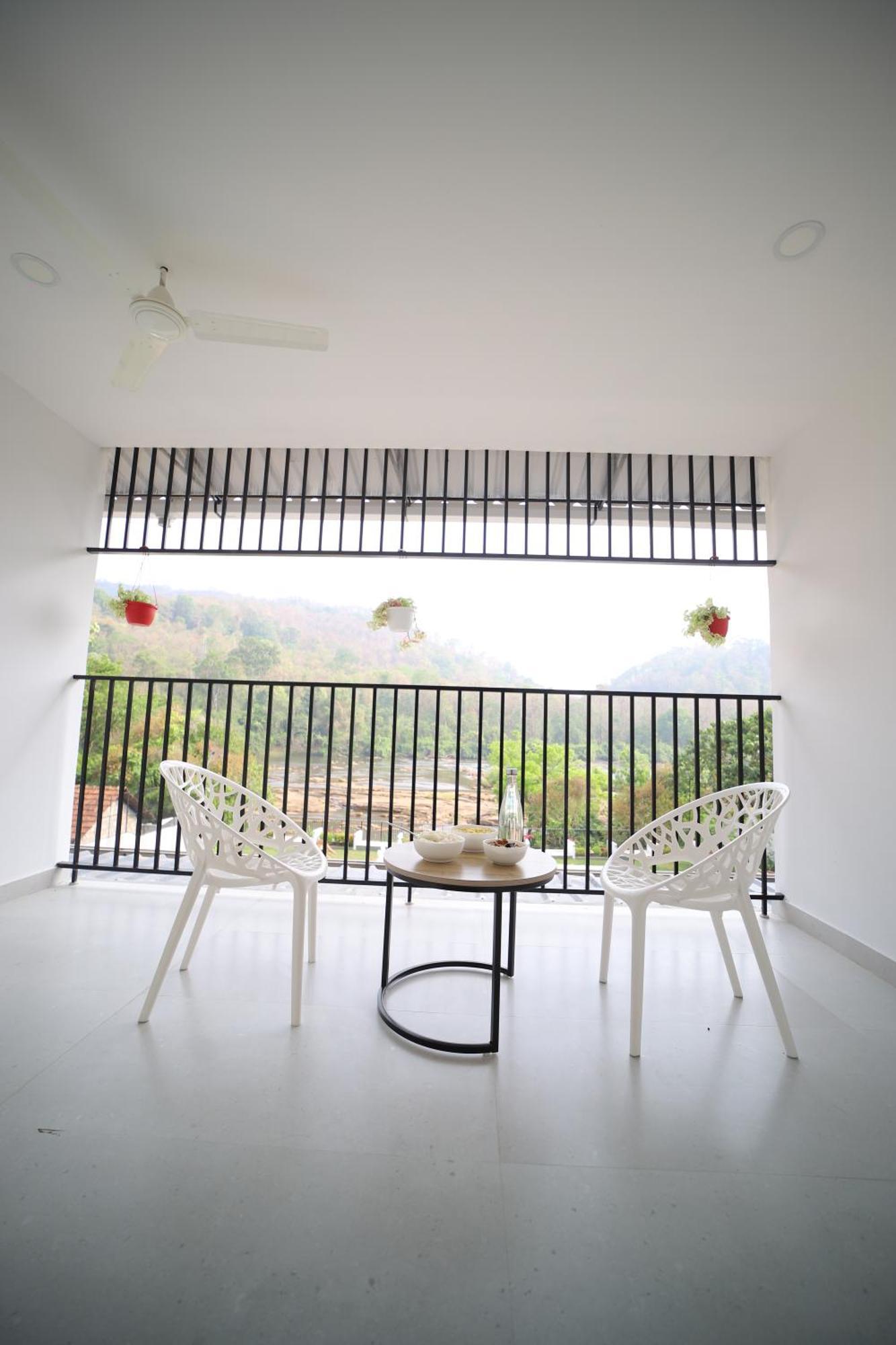 Seeheim Resorts Athirappilly Exterior photo